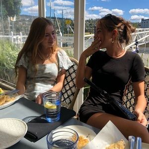 Meet your Posher, Poppi